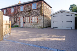 view-of-resin-driveway-from-entrance-showing-block-border-detail